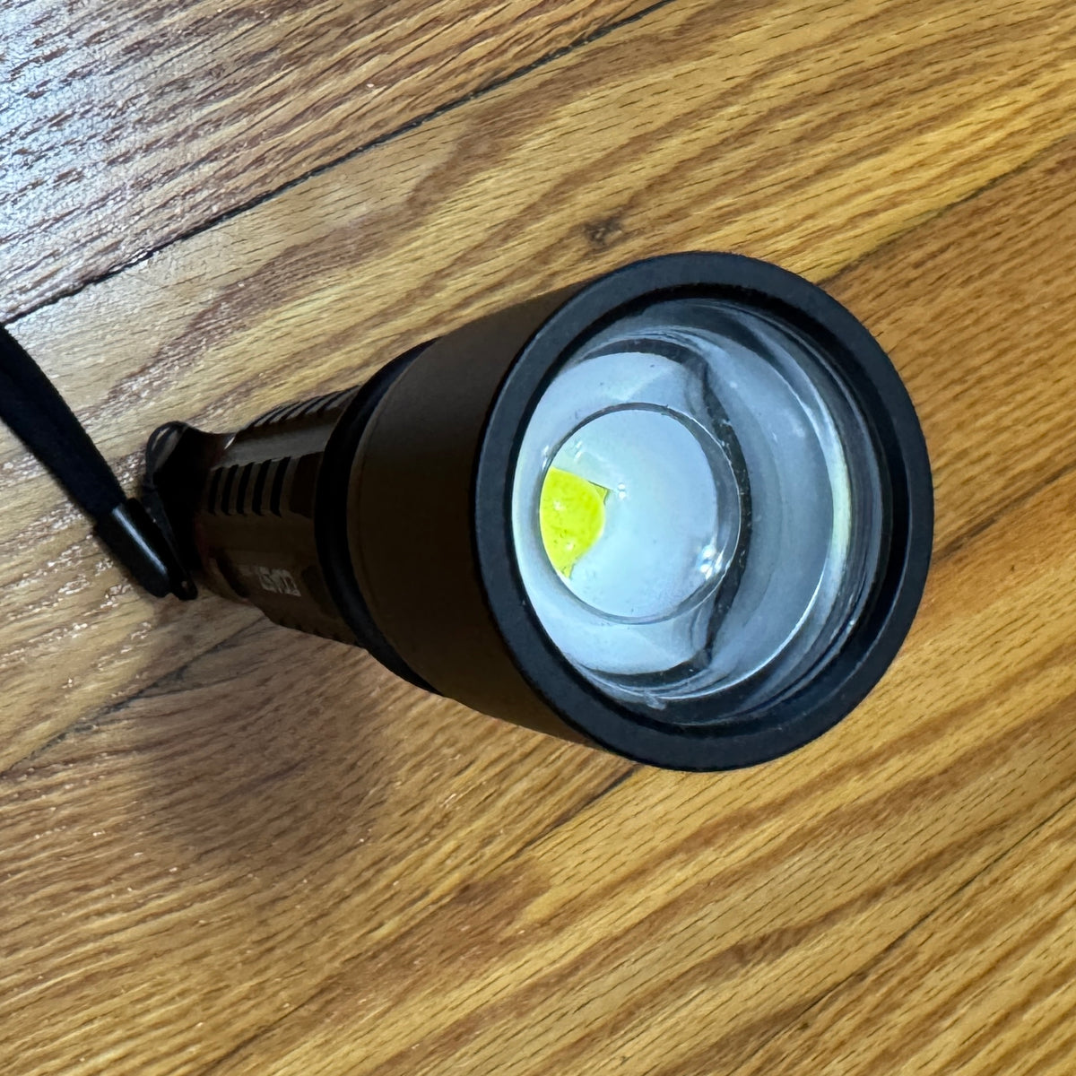 COAST XP11R Performance rechargeable Flashlight COAST XP11R Performance rechargeable Flashlight
