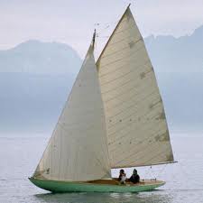 28' Camden class sailing